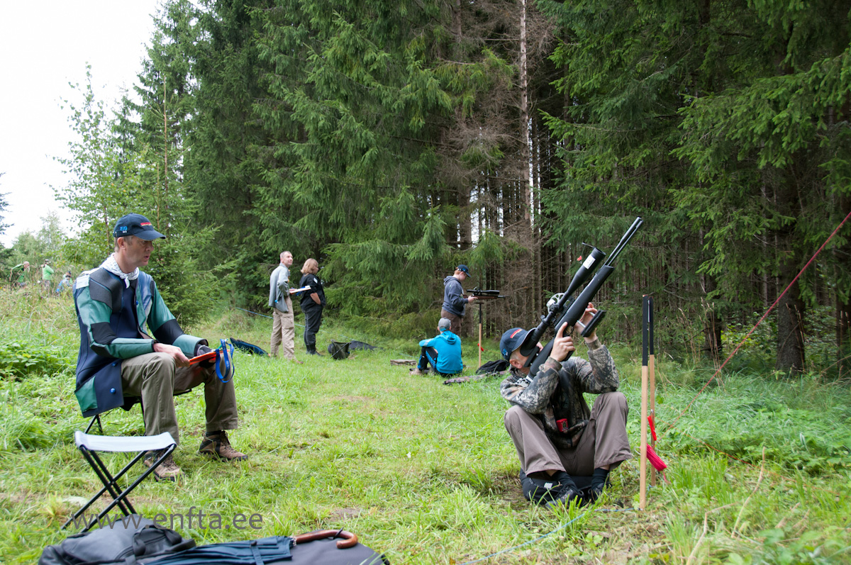 On the second day many targets up on the trees, to see how shooters manage the angle